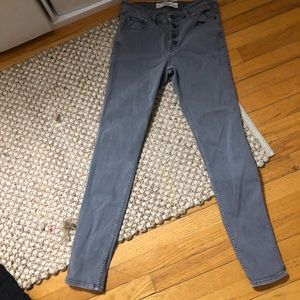 ABERCROMBIE SKINNIE GREYS BUTTON UP